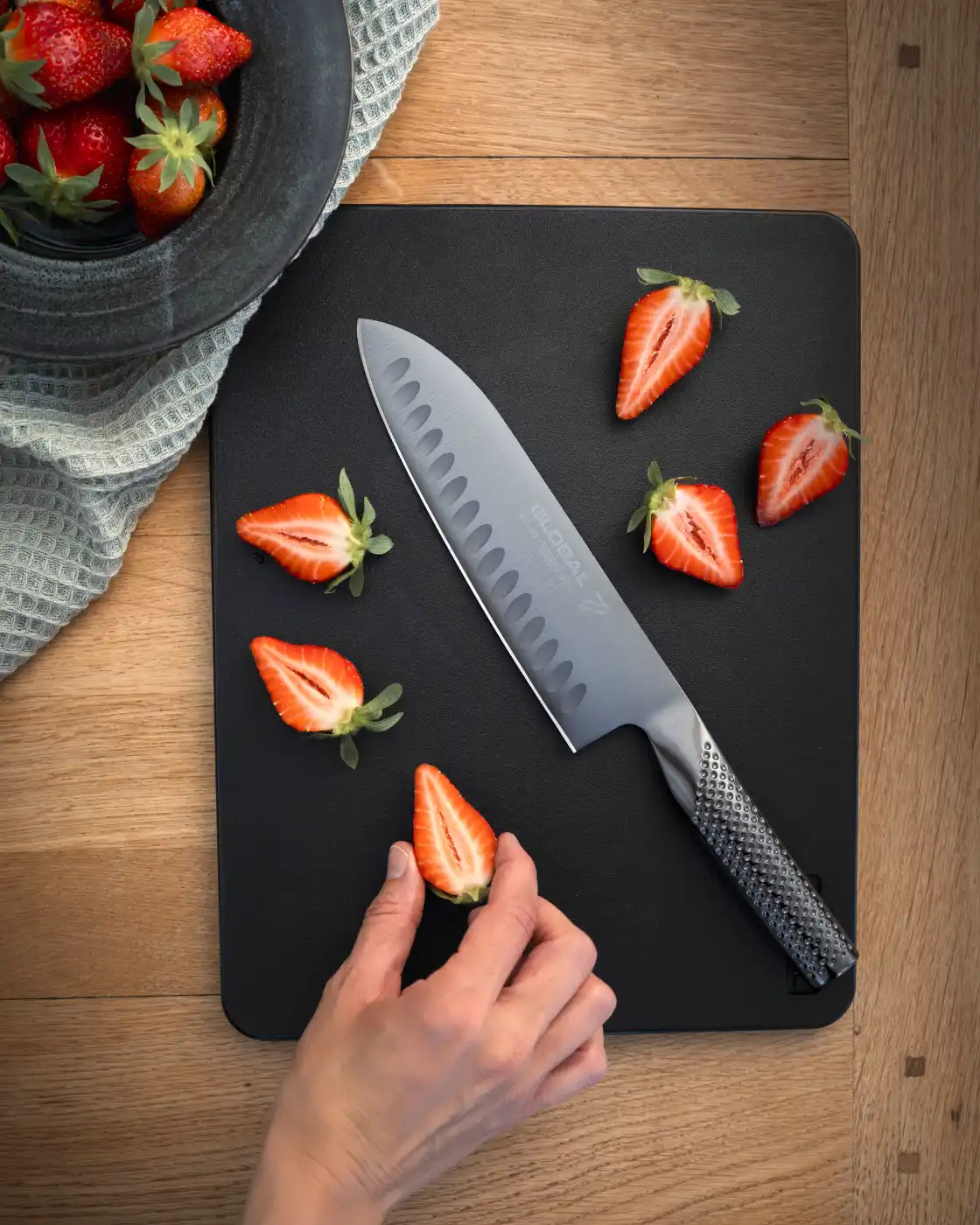 Global GZ-80 Black Santoku 18 cm